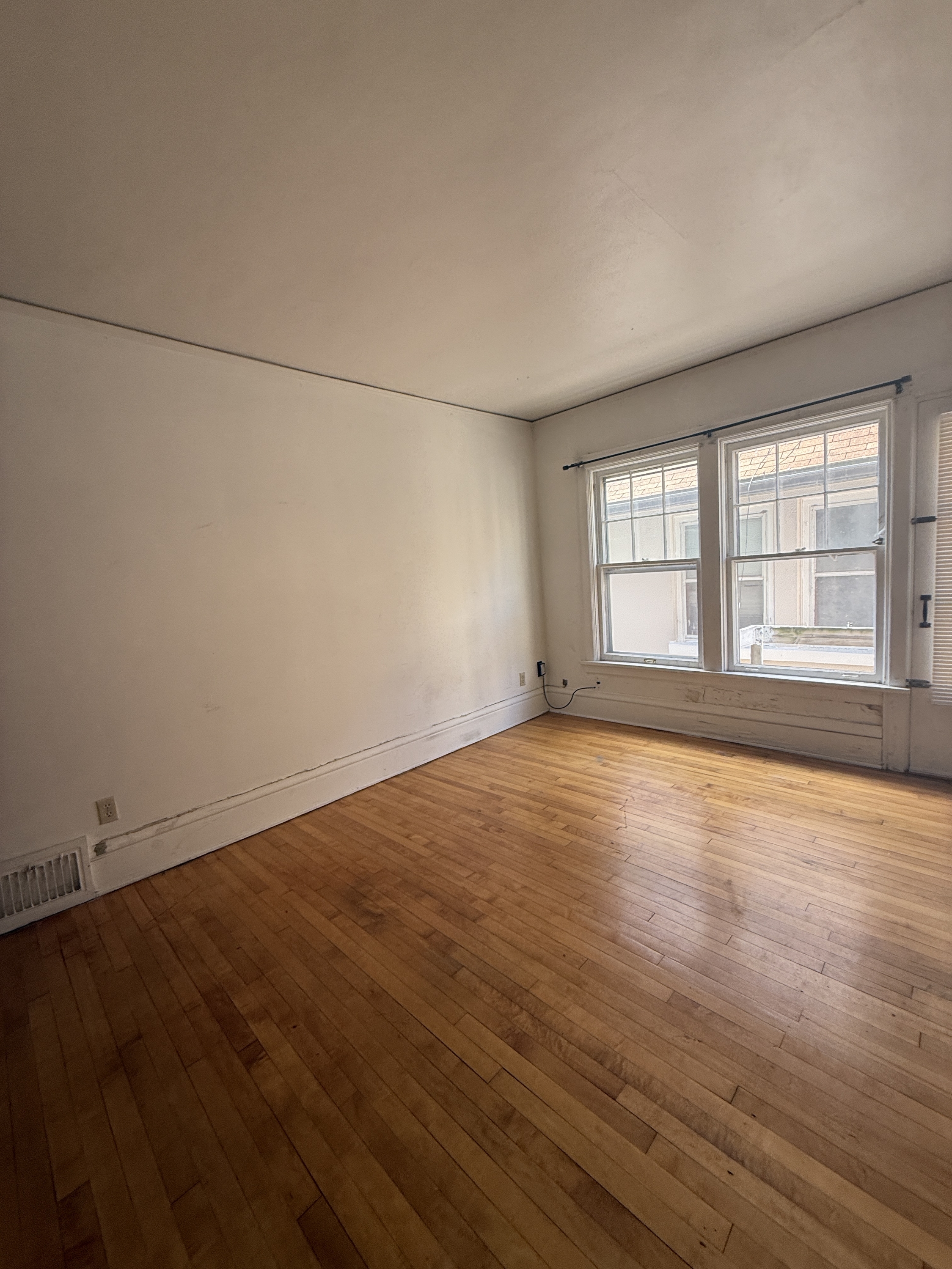622 Howard Place - D