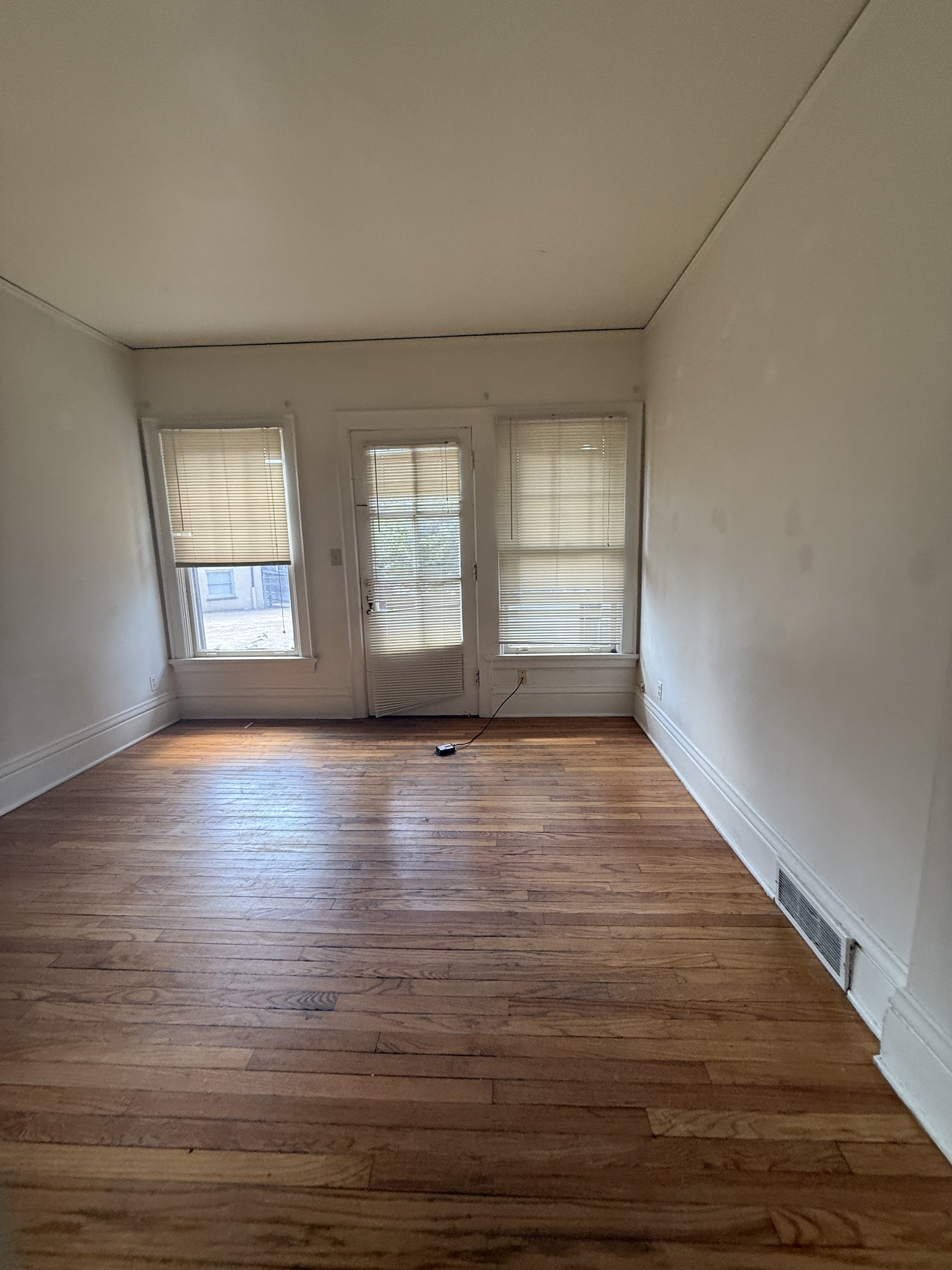 622 Howard Place - B