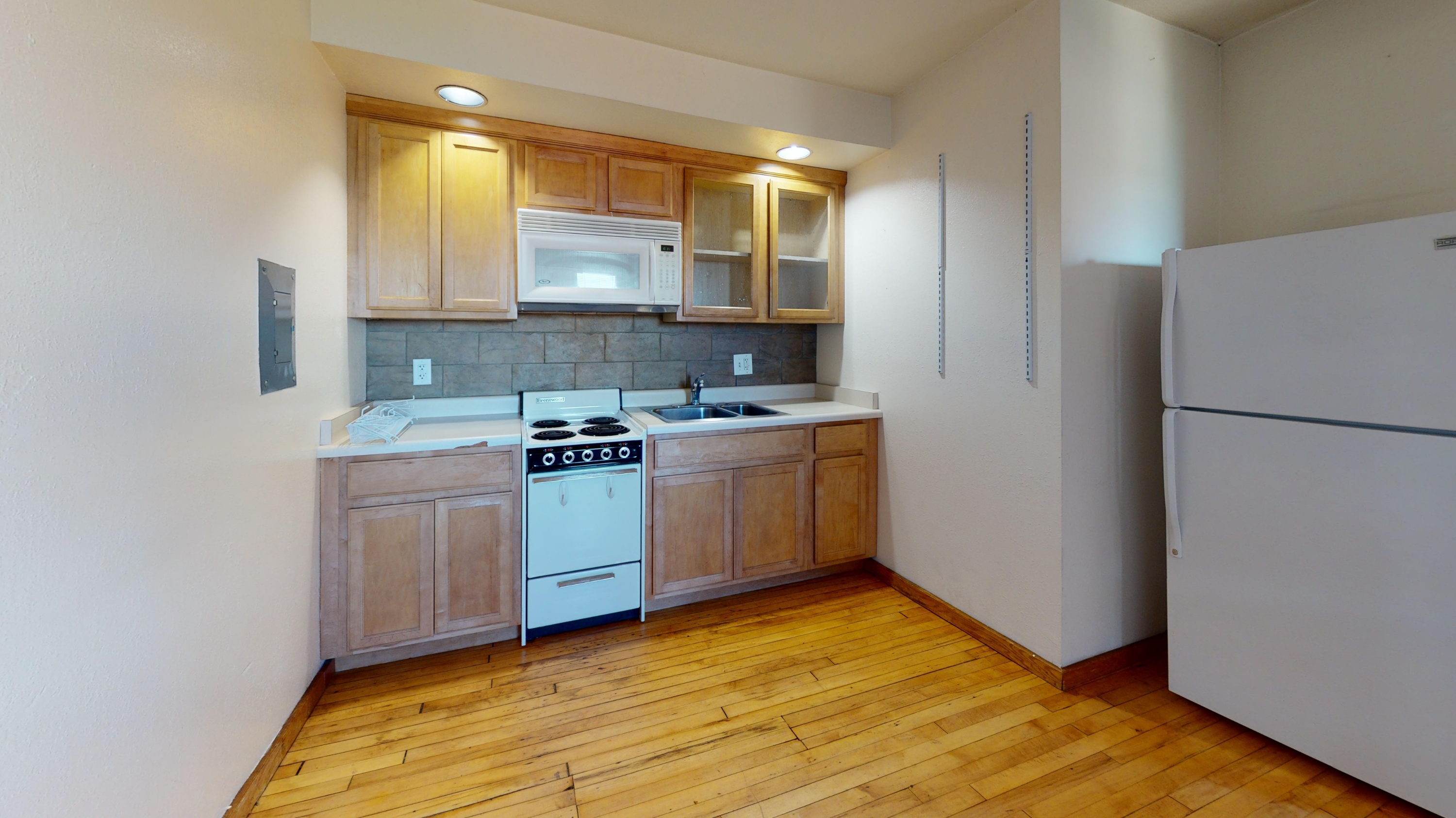 10 Langdon St - H