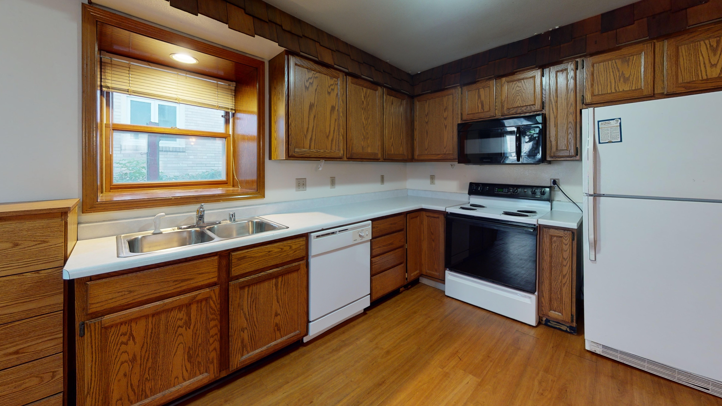 7 E Gilman St - 1