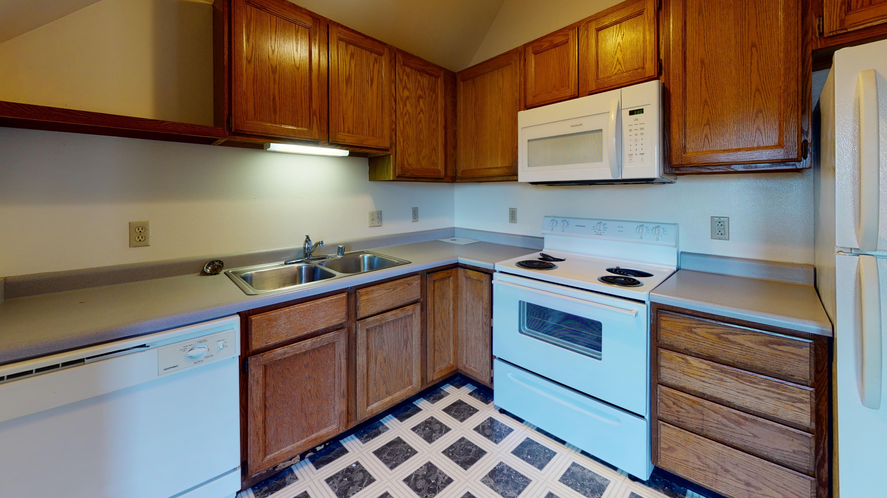 7 E Gilman St - 4