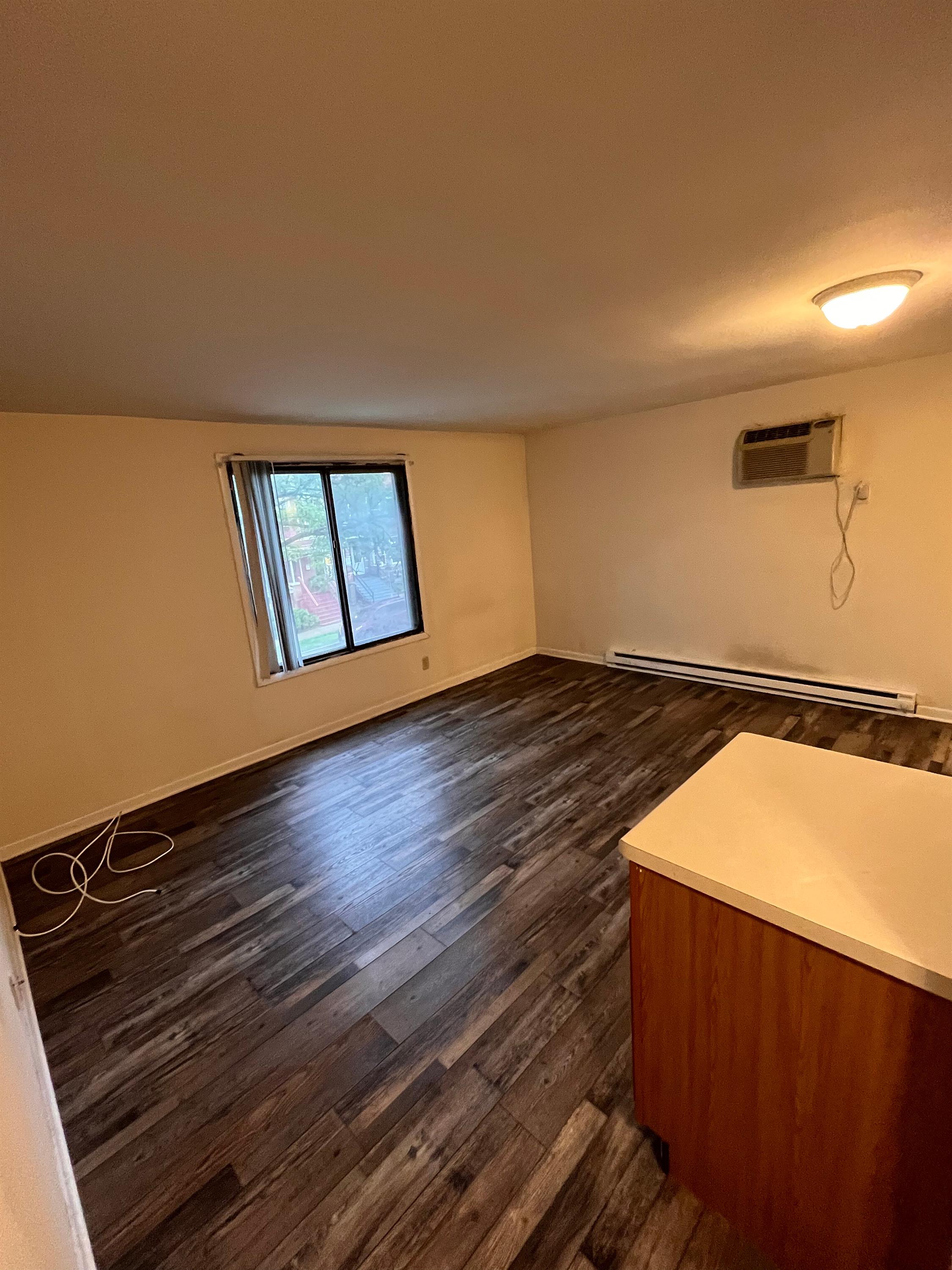 134 E Johnson - Unit 201