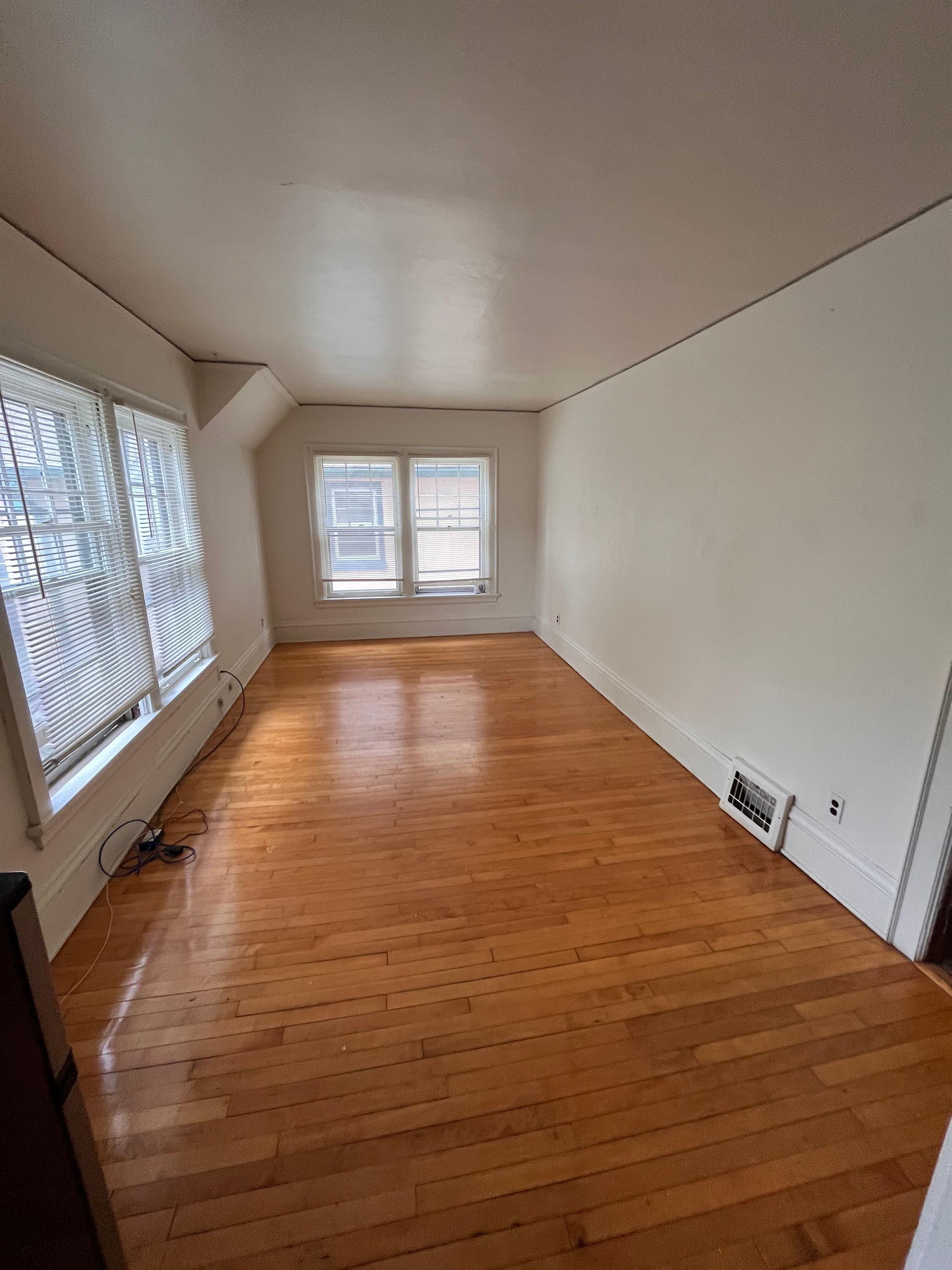 622 Howard Place - E